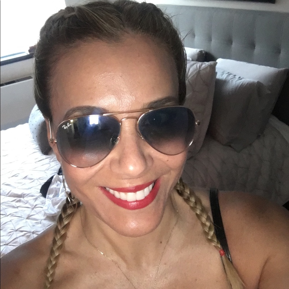 Meet your Posher, Selena